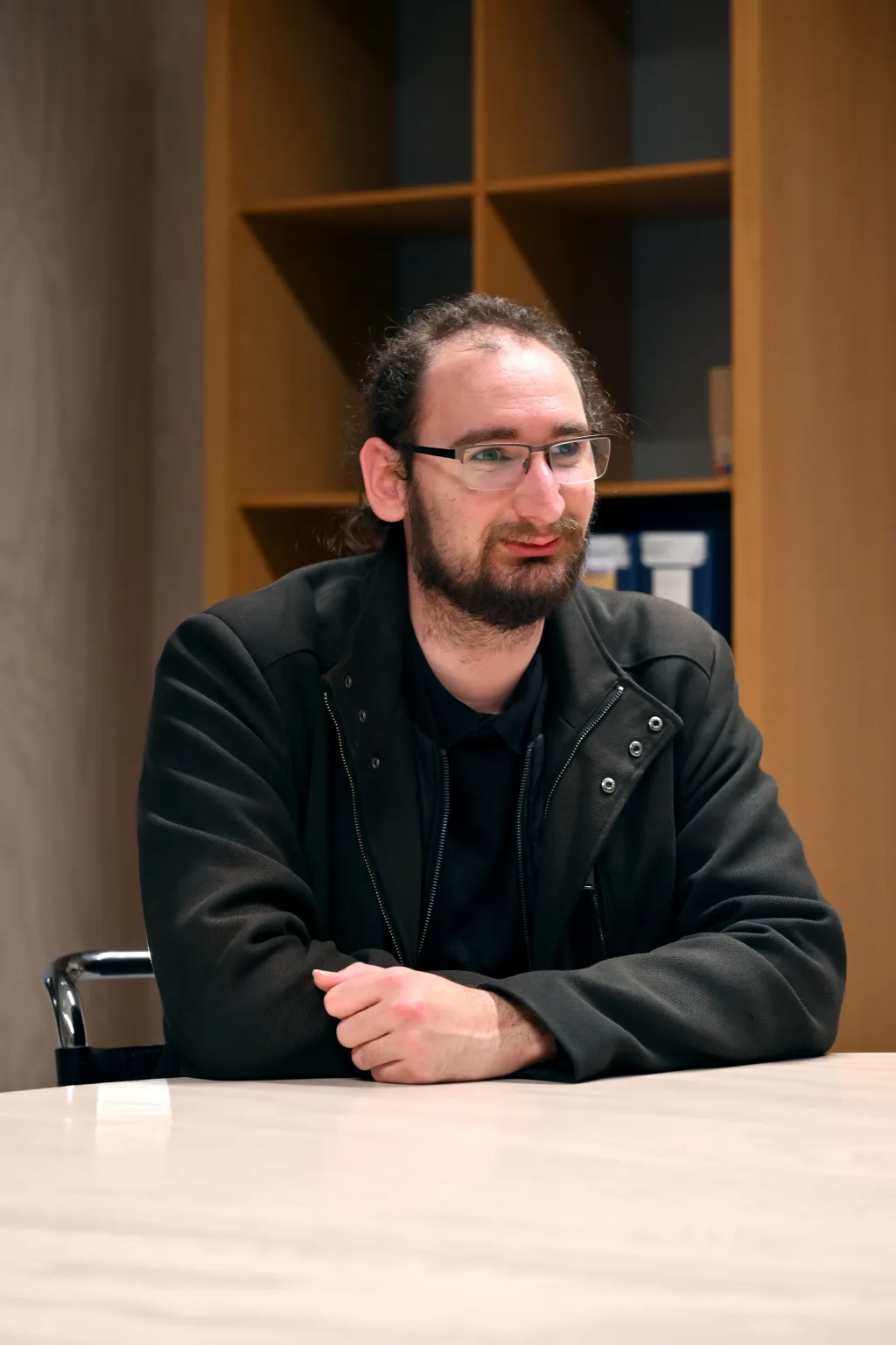 Clovis Flayols lors de la réalisation de son portrait