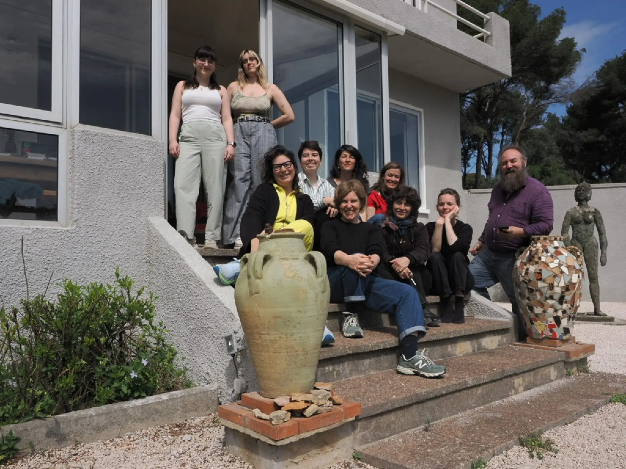 Photo de groupe de la retraite d’écriture d’avril 2025