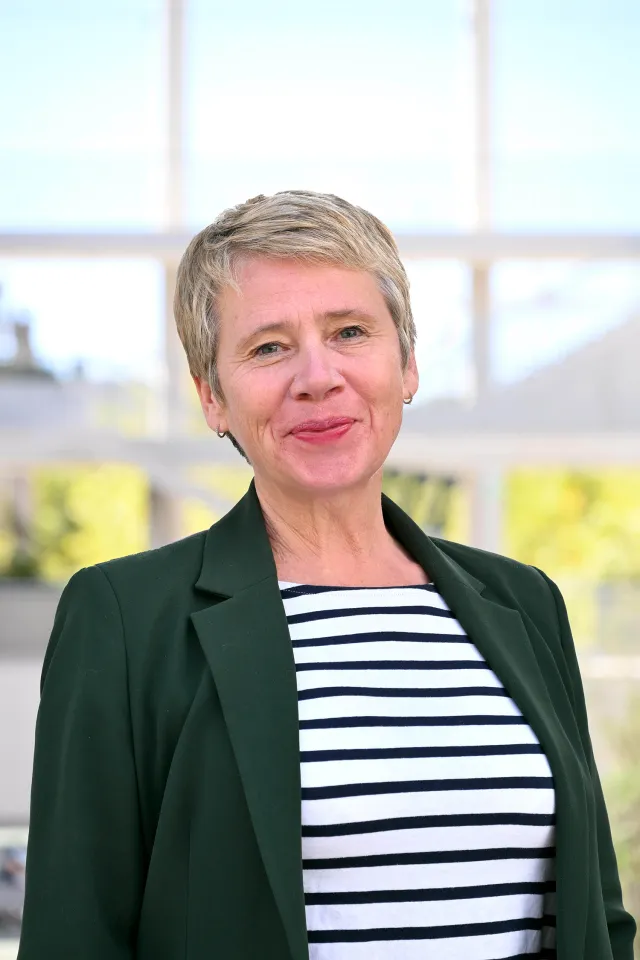 <span>Anne Bourgon</span>
